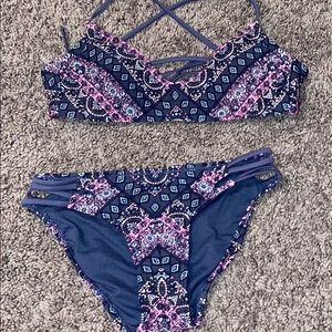 patterned bikini top and bottoms
